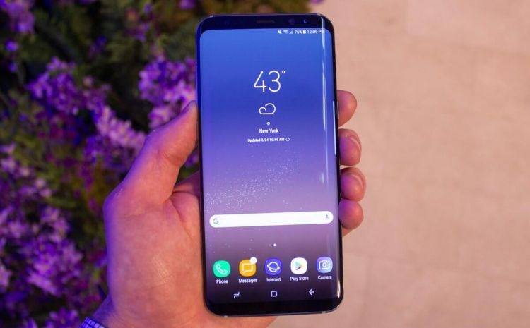 And-this-is-the-galaxy-s8-plus-which-has-a-62-inch-amoled-display