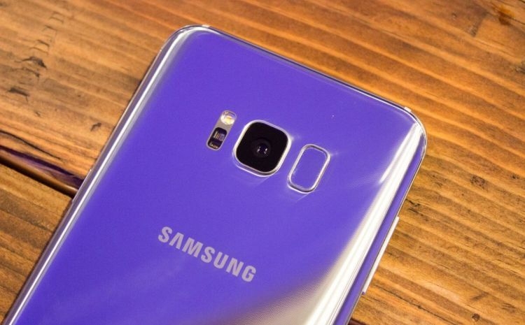 Samsung-moved-the-fingerprint-reader-to-the-back-on-the-galaxy-s8-just-to-the-right-of-the-camera